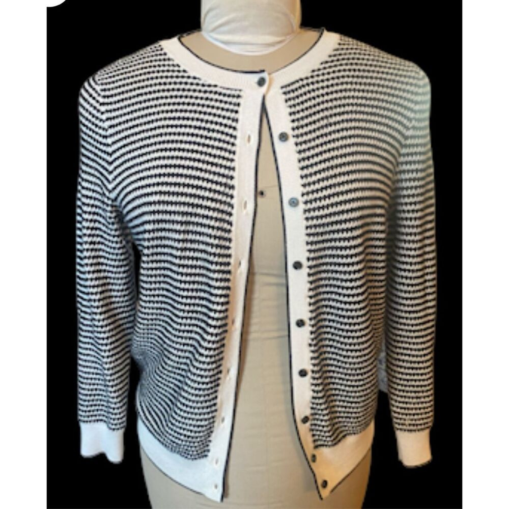 Ann Taylor “ The Ann Cardigan” Textured Knit Sz. M - Picture 3 of 13